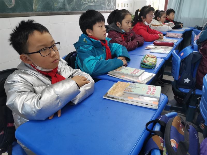 �����������F(tu��n)���c·У�^(q��)�����z�Ļ��M(j��n)У�@ ���н�(j��ng)�������p�p��