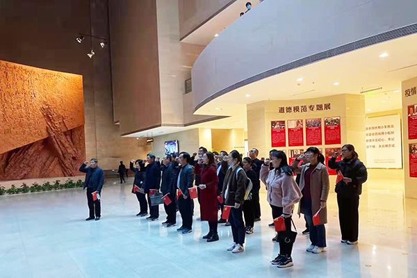 �]�����нM������ȫ�w�̎����ɽ����ۼo���^���^�W��