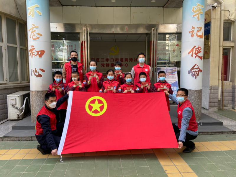 �����������F����У�^����������Ӣ�� ���ېۇ��顱