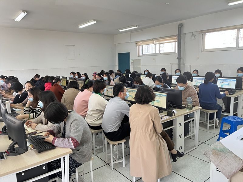 �Ϸ�������С�Wĺ���r��ů��� ��Ϣ��Ӗ�����r