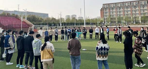 �����M�Еr���Ϸ����и�һ�꼉�@����