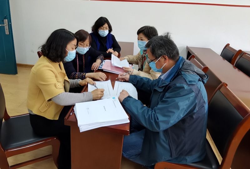 �Ϸ�������С�W�����z���MУ�@ ������؇��䌍