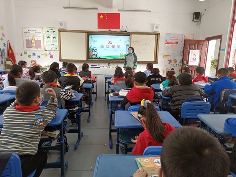 �Ϸ�����С���AͥУ�^�����L�ѽ�ǧ��ѩ����݅�y�����Ҷ�