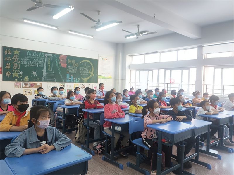 �Ϸ�����С�s�ǻ��@��У������У�@��߅���骄(ji��ng)���Α�����