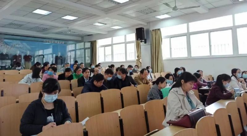 �Ϸʰ��н������F��ɽ��У���_���п�ԇ���Օ�