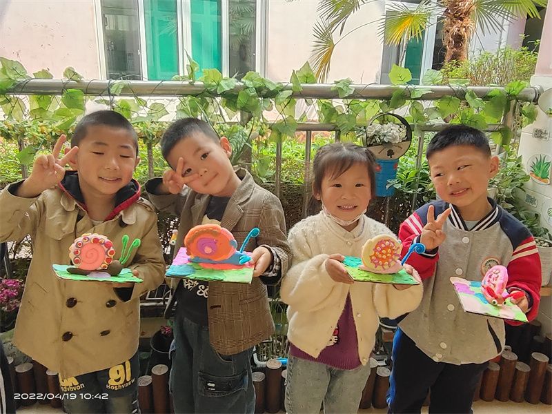 �Ϸ������v�׽̼��F(tu��n)���v�@�^(q��)�а��_չ�L�����(d��ng)