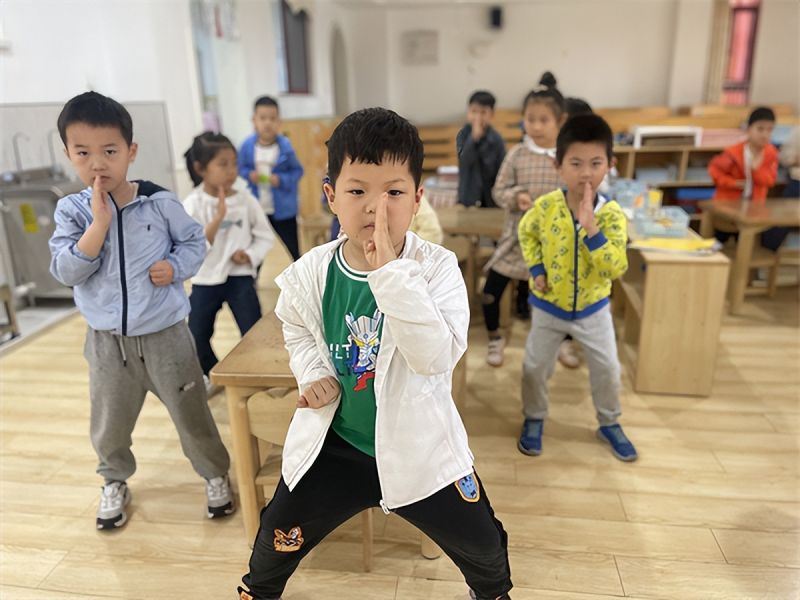 �Ϸ��д�����ɭ�ֳǷֈ@�_չ��ȫ����ͯ�A���ӷN�ա����}���