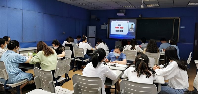 �Ϸ������b��С�W(xu��)���AͥУ�^(q��)���W(xu��)��(x��)���n��(bi��o) �̌W(xu��)������