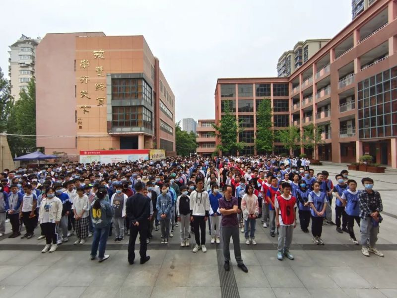 �Ϸ����ψ@�W(xu��)У�_(k��i)չ5.12����(z��i)�p��(z��i)��(y��ng)����ɢ�ݾ����(d��ng)