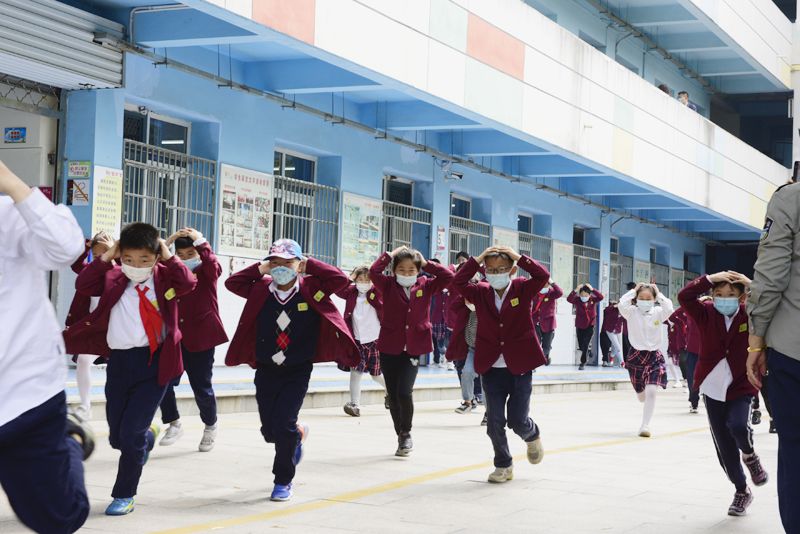 �Ϸ�����ɽС�W�e�С�5.12��������ɢ�ݾ�