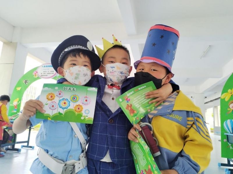 �Ϸʎ�����С�������F(tu��n)�L(zh��ng)�S��У�e�ЌW(xu��)�����B(y��ng)��(ji��)