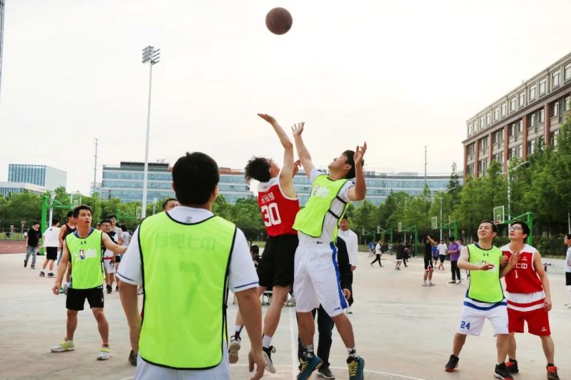 �Ϸ��е����ЌW�������F�״ν����@��ِ