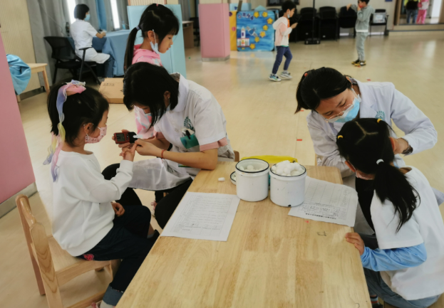 �Ϸ���ֱ�ٙC�P�׃��@�w�z�o�����ѳ��L