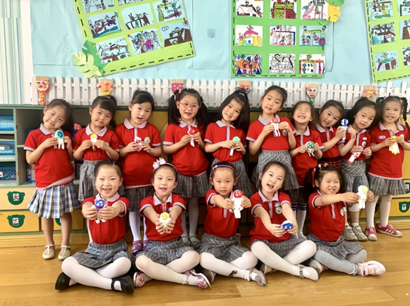 �Ϸ��д����׽������F���@ͯ������ӭ��һ ����g���R�w�P