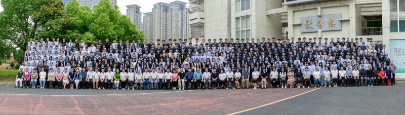 �Ϸʰ��н������F(tu��n)��ɽ��У���I(y��)��