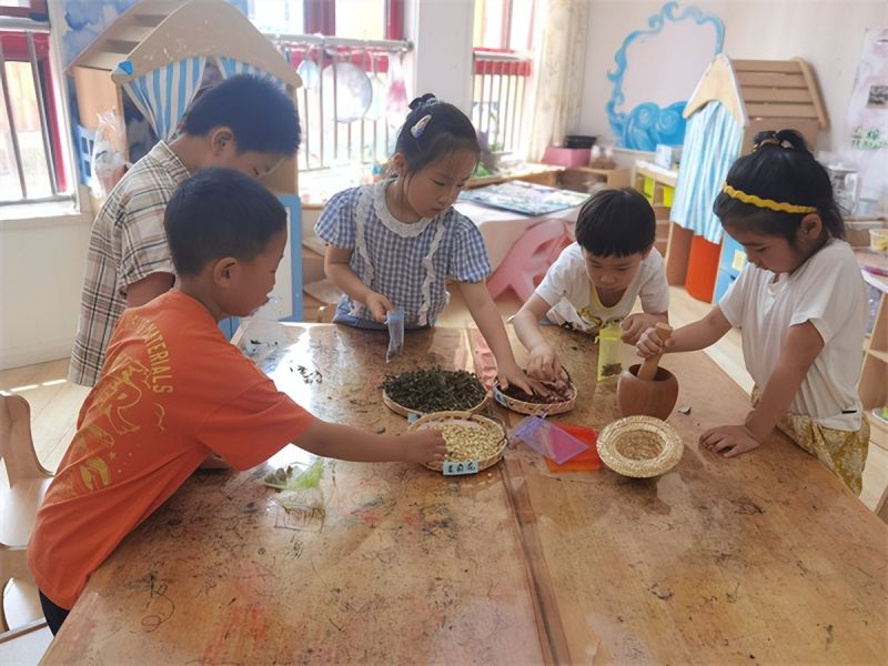 �Ϸ��д����׽������Fɭ�ֳǷֈ@�_չ��ӭ���硱���}���