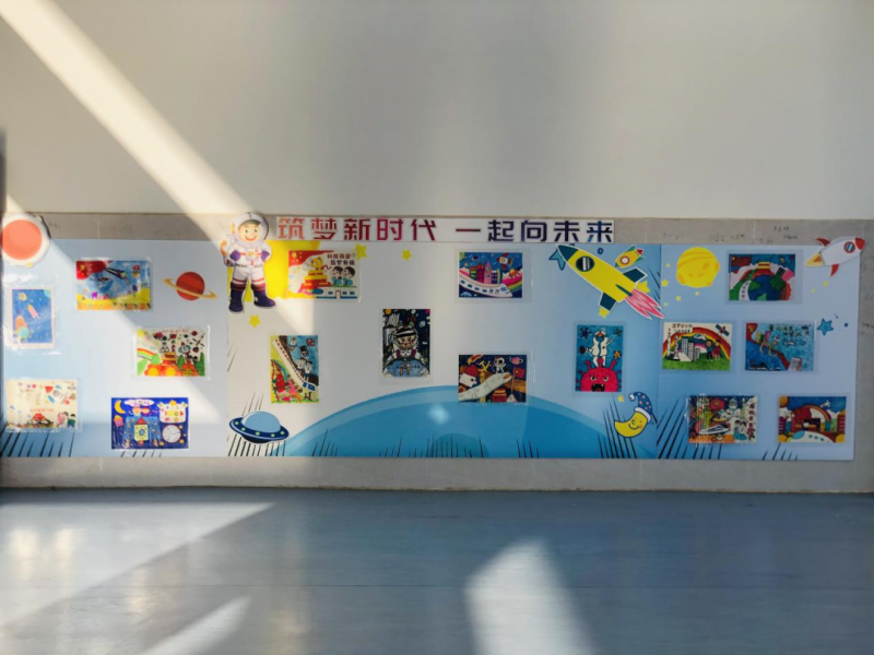 �Ϸʎ�����С�������F�L�S��У�ڶ���ˇ�g�����}����չ