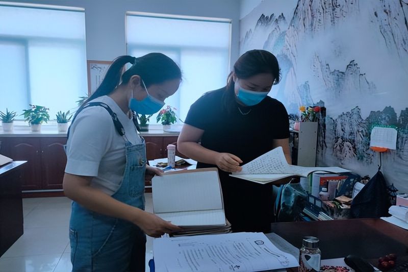 �Ϸ�������·С�W�s�ǻ��@��У�Z�Ľ��нM�_չ��ĩ�̌W��Ҏ(gu��)�z��