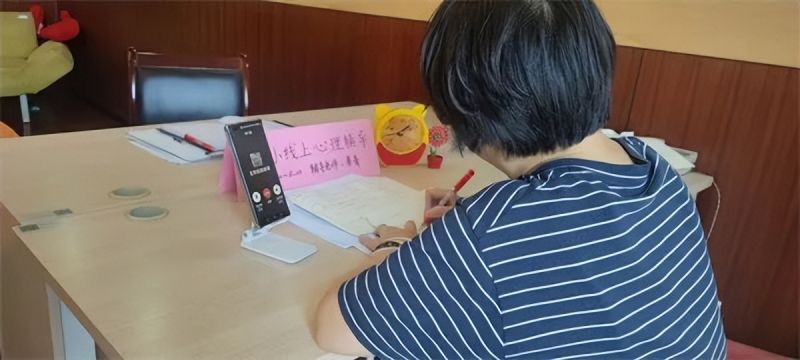 �Ϸ����L��·�ڶ�С�W�ྰ��У�^���L������ԃ�ᾀ����B����