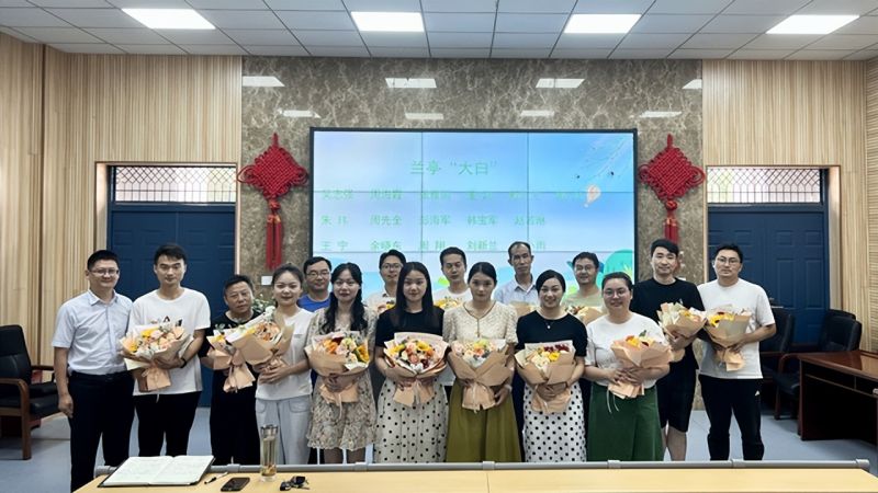 �Ϸ����L��С�mͤ��У���_��ĩ�������Y���h