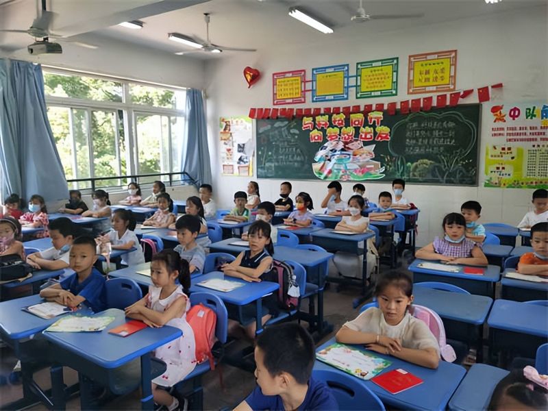 �Ϸ����L��С���Ļ��@У�^(q��)���옷���� ��ȫͬ��