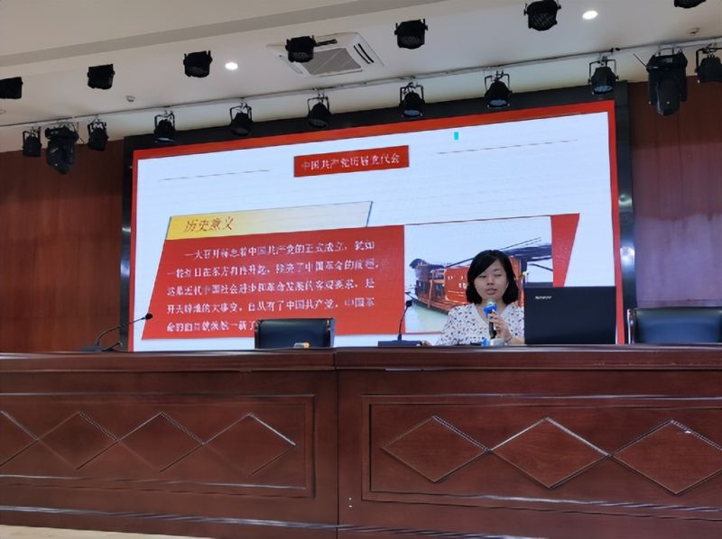 �Ϸ��Ў�������С�W(xu��)���օ��^�l(f��)�_�¾� �ƵZǰ���V��ƪ