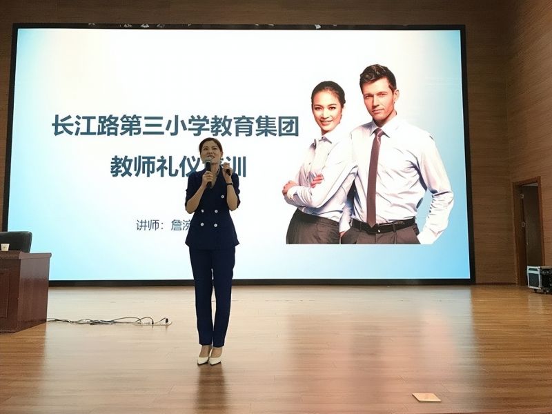 �Ϸ����L��С�mͤ��У���_չ�̎��Y�x��Ӗ