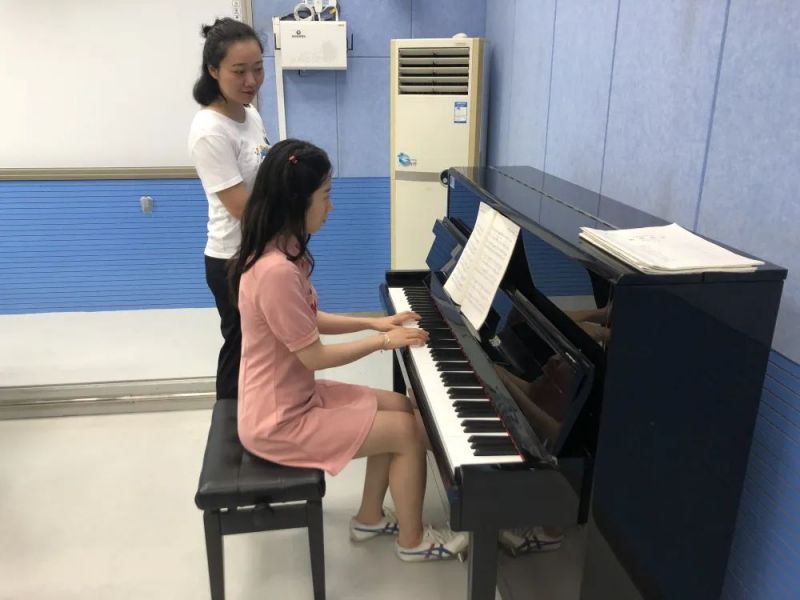 �Ϸ����L��·�ڶ�С�W�ྰ��У�^У����Ӗϵ�Ј��