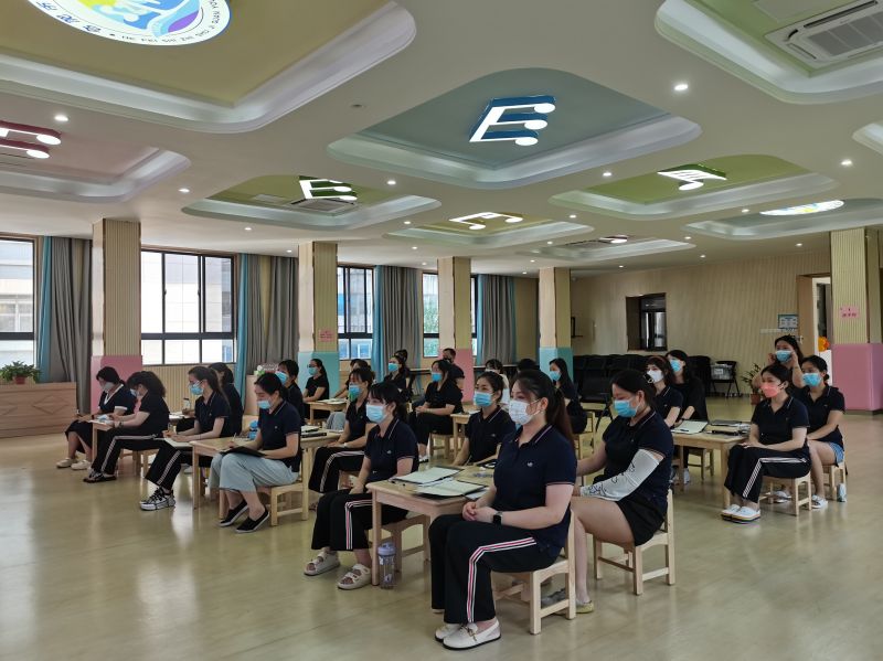 �Ϸ���ֱ�ٙC�P�׃��@�_չ�����ڃ�ͯ�����Ľ̲Ľ��x�����}�v��