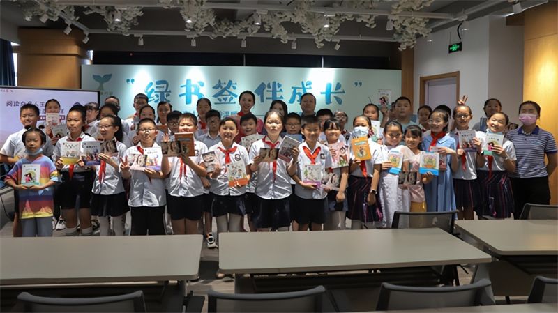 �Ϸ�����С�s�ǻ��@��У�e�k�Z�׽���x��Ҋ���