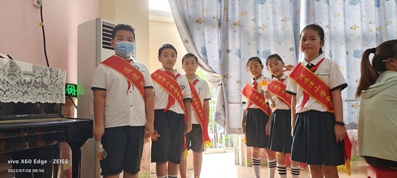 �Ϸ������b��С�W���AͥУ�^�ģ�3������r������С꠻��