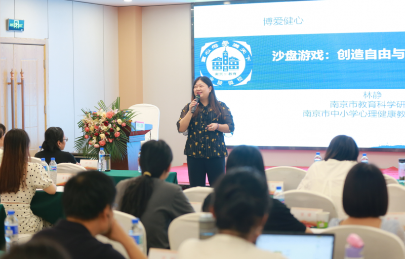 �������I���B �����Ǹ����������Ϸ�����ɽ�^��С�W�������������Ǹɽ̎���Ӗ֮��