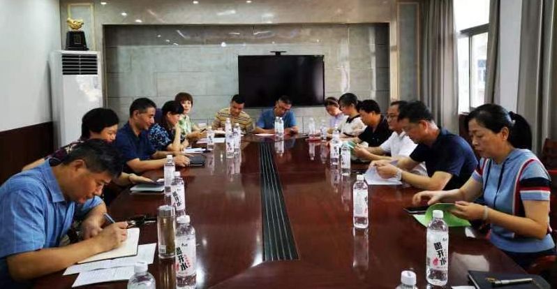 �Sɽ����Ϫ�^���fһ�п��찲�c�и���С�W���F���k�W