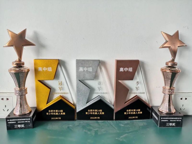 �Ϸʰ��н������F��ɽ��У�����Ϸ��ЙC���˱�ِ����������܊