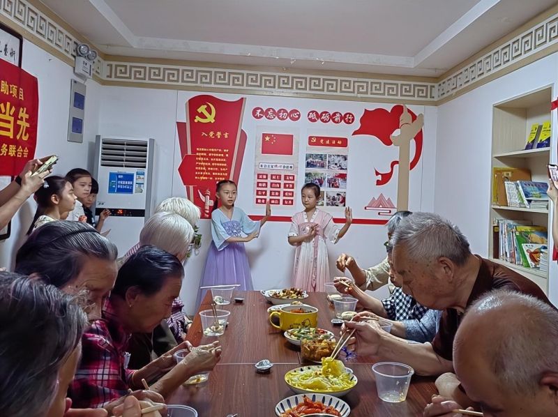 �Ϸ��л���·����С�W�������F�ӻ�У�^���������� ��ůϦ�