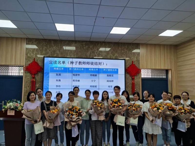 �Ϸ����L��С�mͤ��У�����{���x �y�ֹ��M