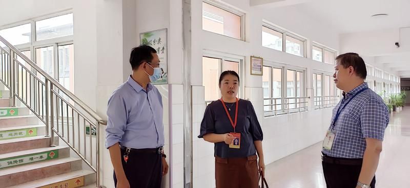 �Ϸ�������·С�W�s�ǻ��@��У�P�����W��