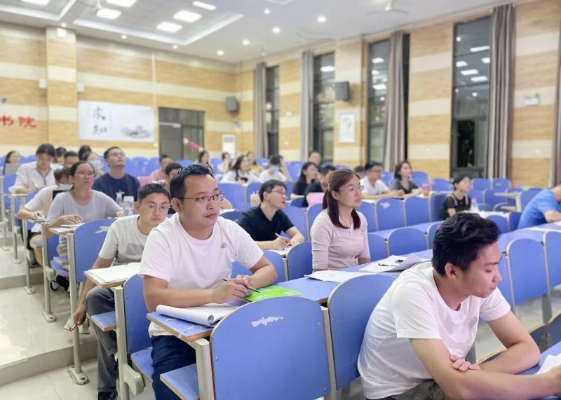 �Ϸ����и����İ����΂��@�ӷ��������ǻ�