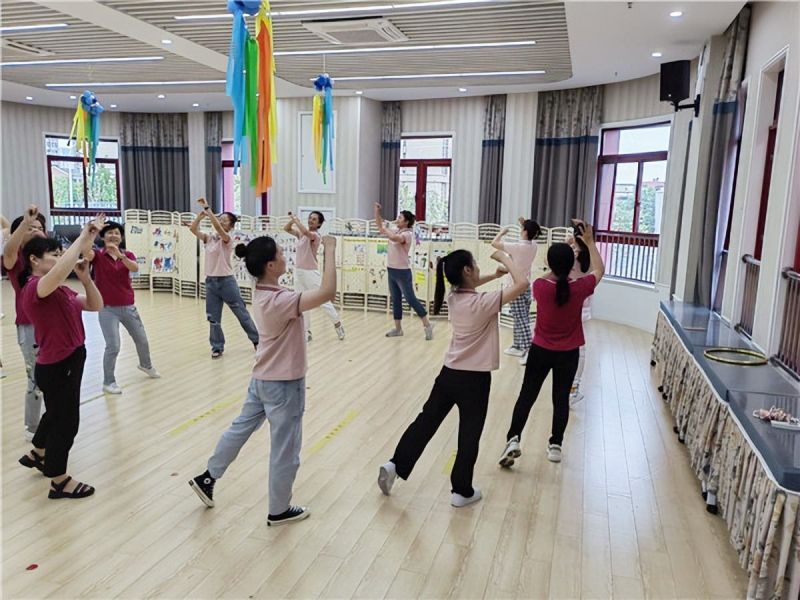 �Ϸ��д����׽������Fɭ�ֳǷֈ@����һ�M�_չ���չʾ���