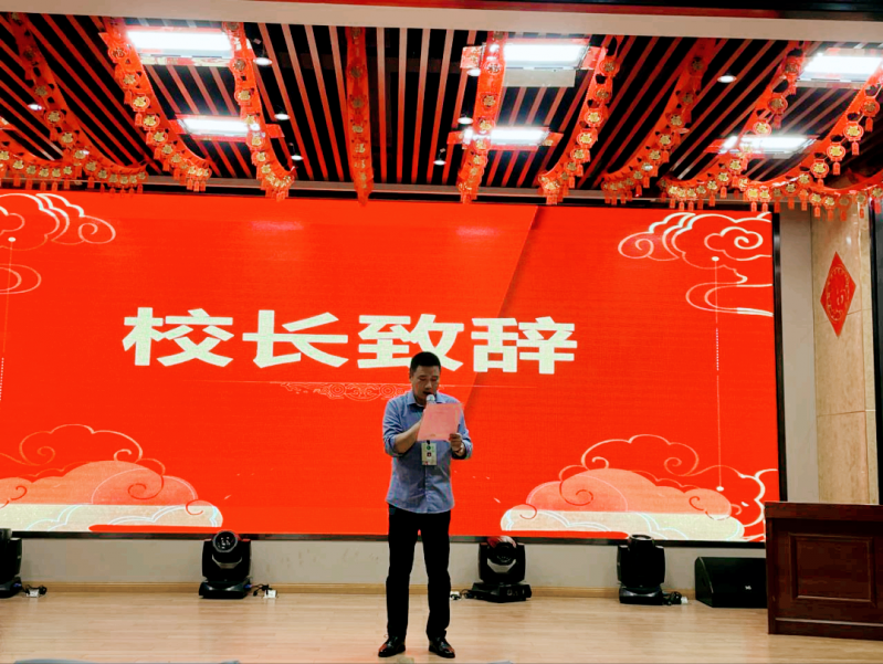 �Ϸ��н�����С�W(xu��)�e�е��Čá����{(l��n)�Y(ji��)�������Ӄxʽ���