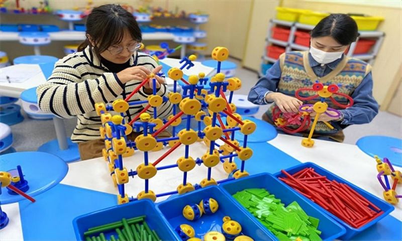 �Ϸ������v�׽̼��F��Ϫ����@�^���M�f�ܹ������л��