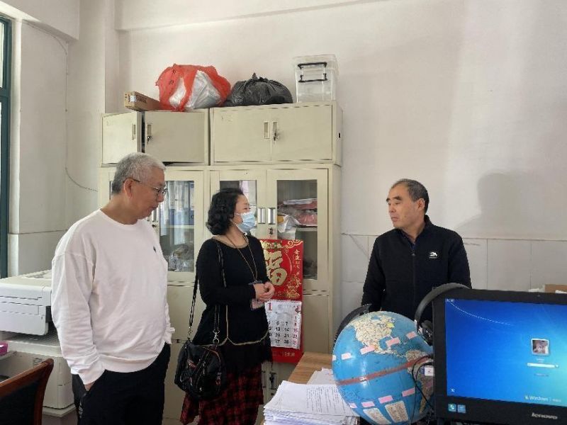 �Ϸ��е���ʮ���ЌW؟�ζ��W�MУ�@ ��Ч����������