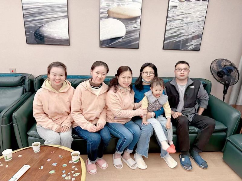 �Ϸ��а��׽������F�����ڜ�ͨ����ů���`