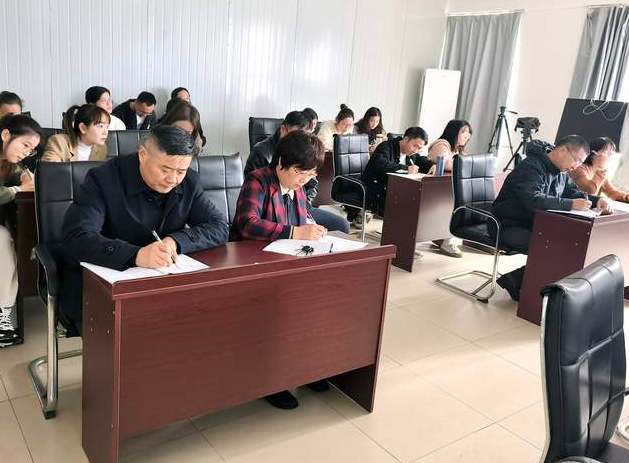 ���c�и���С�W�c��ɳС�W����ǰ�o��С�W�������w�_չһ�꼉�n�ý̌W��ӑ���