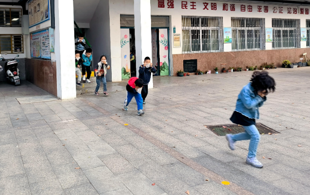 ���c�и���С�W�e��������ȫ��ɢ�ݾ�