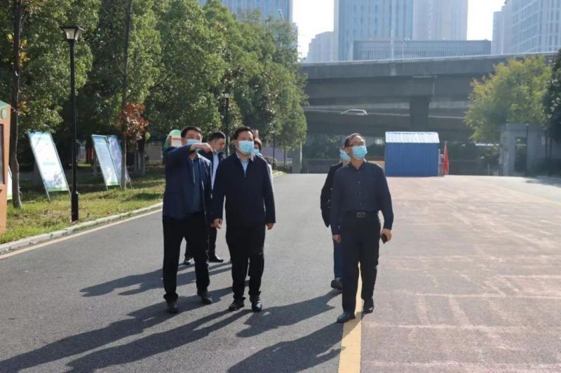 �Ϸʰ��н������F(tu��n)��ɽ��У��У�M(j��n)�Еr(sh��)