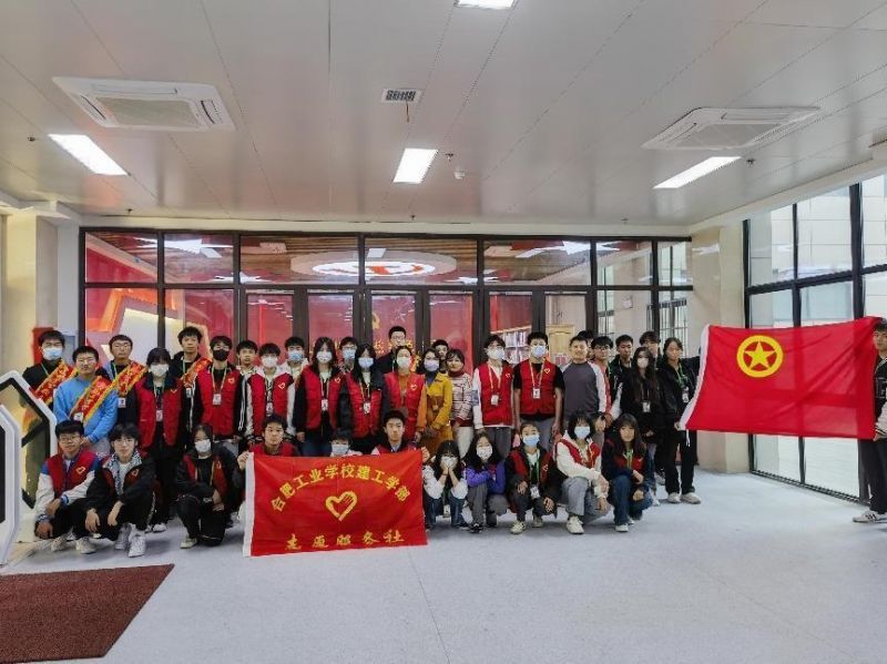 �Ϸʹ��I�WУ�D���^�ڄӽ������`�nϵ�Ј����