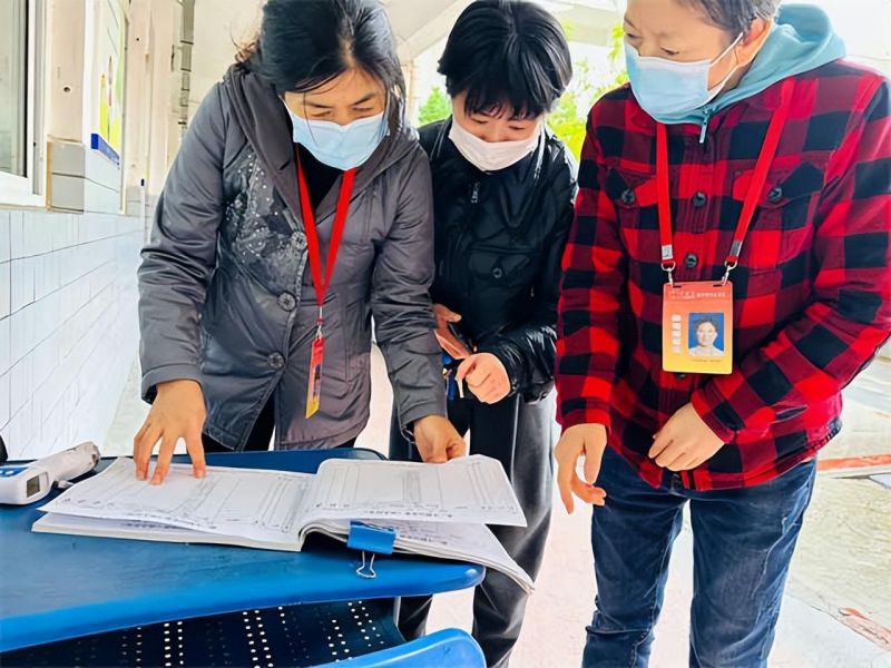 �Ϸ����L(zh��ng)��С���Ļ��@У�^(q��)�����B(t��i)����(d��o) ���߱��|(zh��)