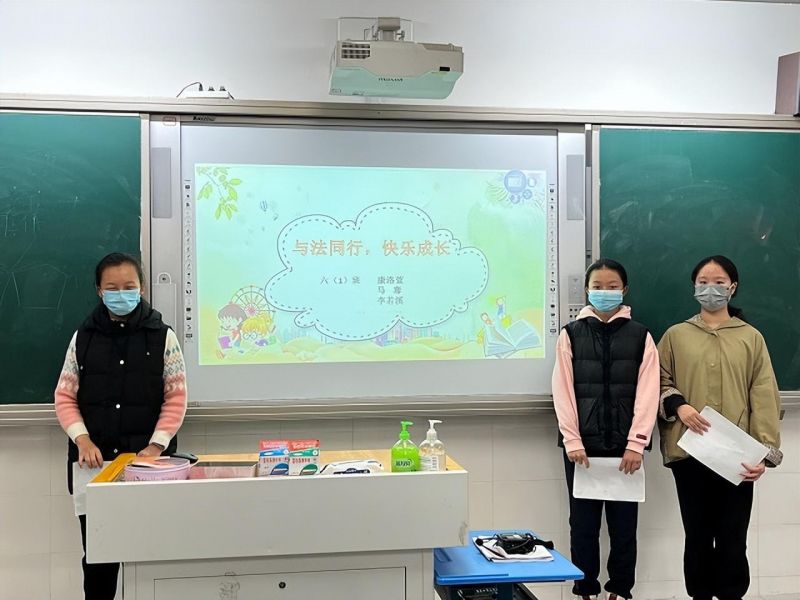 �Ϸ����L(zh��ng)��С���Ļ��@У�^(q��)���c��ͬ�� �옷(l��)���L(zh��ng)