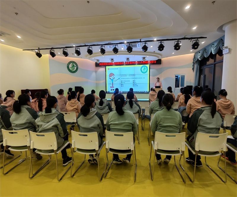 �Ϸ��а��c·�׃��@�������F(tu��n)����֮��ֈ@���A(y��)�����У��������L